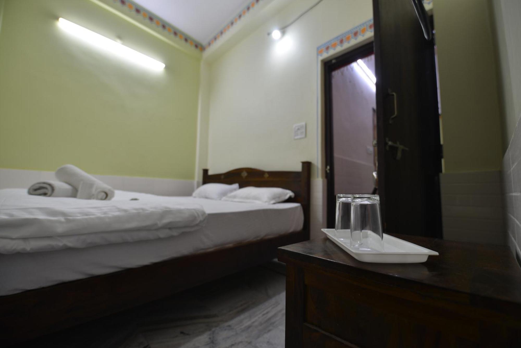 Hotel Bawarri Haveli จ๊อดปูร์ ภายนอก รูปภาพ